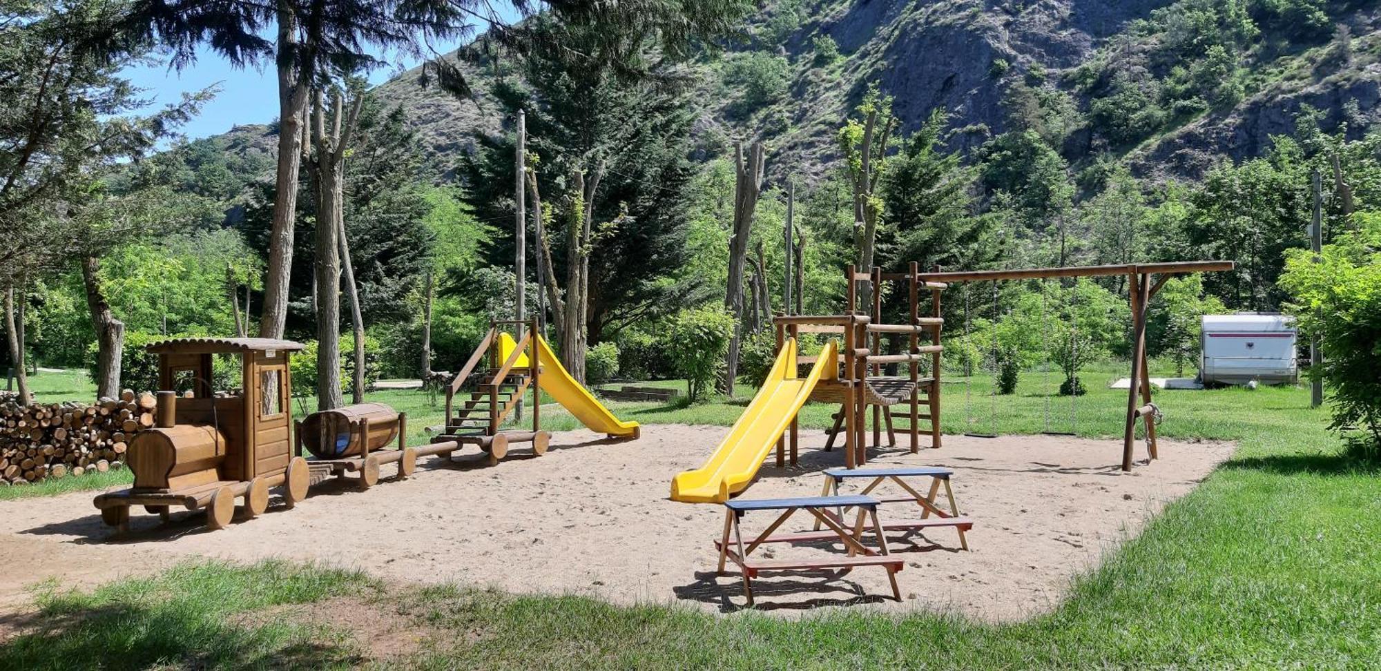 Camping Ushuaia Villages Le Viaduc Arlebosc 외부 사진
